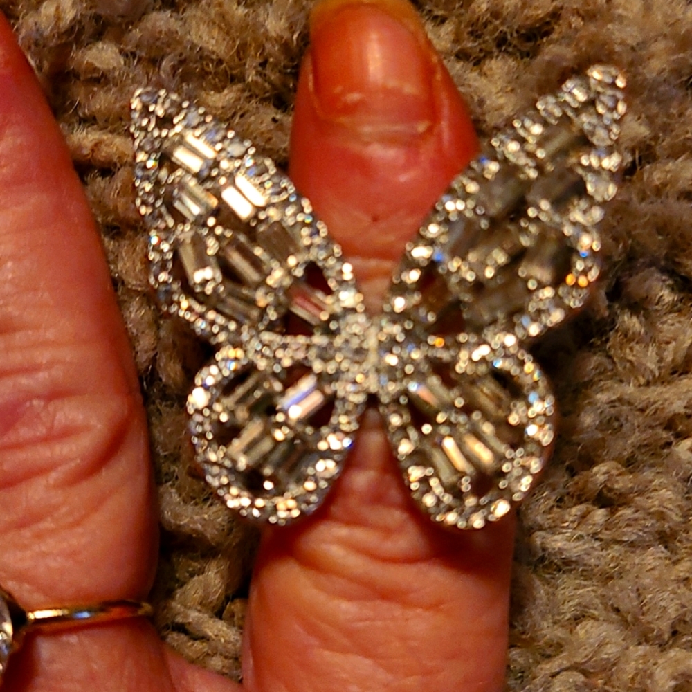 Butterfly ring